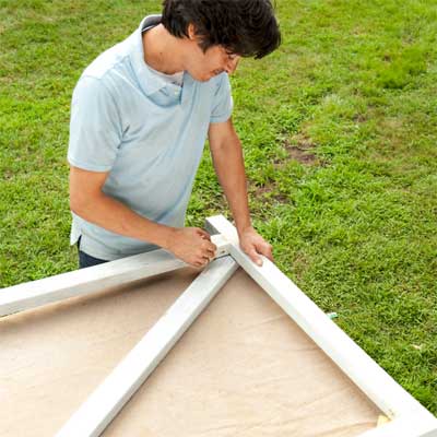 Mark the Crosspiece to build a garden gate