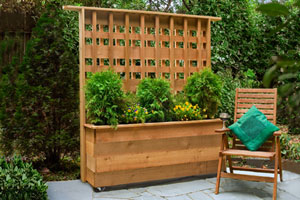 a finished planter with built-in trellis